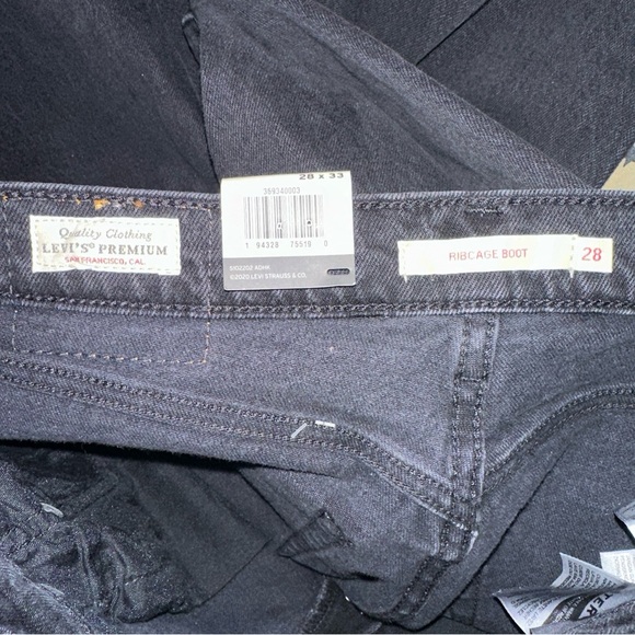 NWT Levi's Premium Ribcage Bootcut Black - Picture 3 of 9
